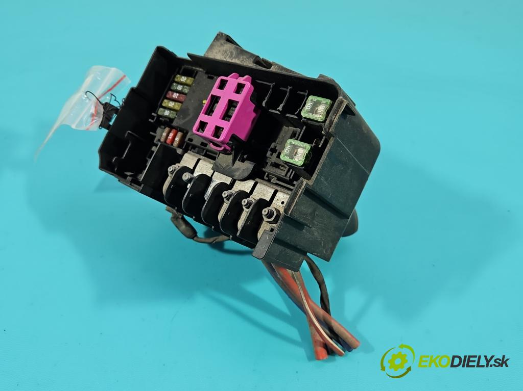 Vw Polo V 6R 2009-2017 1.2 16v 90 HP manual 66 kW 1197 cm3 5- skrinka poistka 6C0907361D (Poistková skrinka)