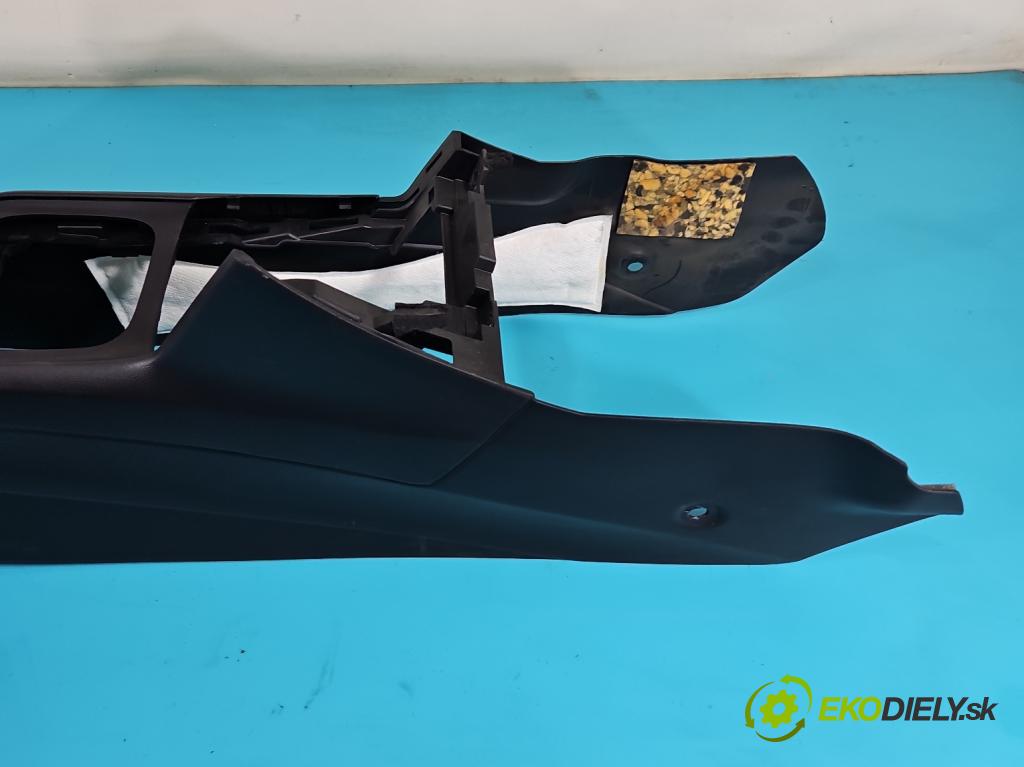 Kia Ceed II 2012-2018 1.6 CRDI 110 HP manual 81 kW 1582 cm3 5- operadlo A2W086249 (Lakťové opierky)