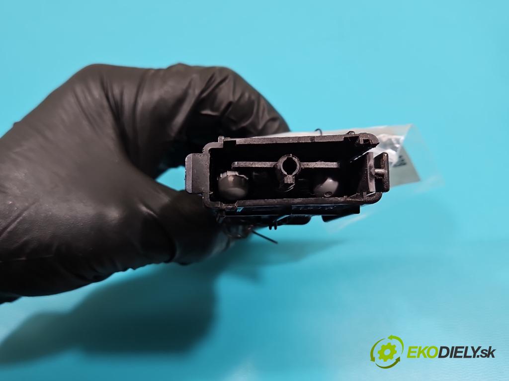 Mazda 6 III GJ 2013-2024 2.5 16V 192 HP automatic 141 kW 2488 cm3 4- ostrekovač reflektor: ľavý GHP4-51821 (Motorček ostrekovačov)