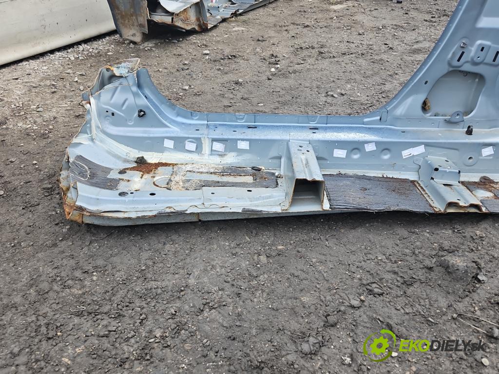 Mazda 6 III GJ 2013-2024 2.5 16V 192 hp automatic 141 kW 2488 cm3 4- práh pravý  (Ostatní)