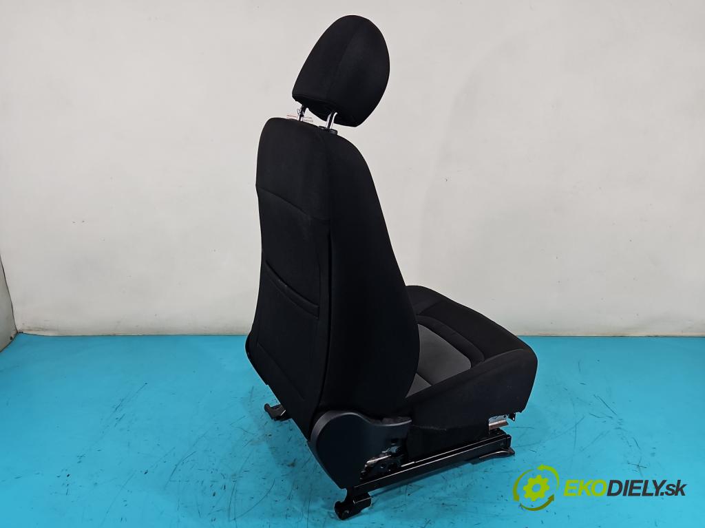 Kia Ceed II 2012-2018 1.6 CRDI 110 HP manual 81 kW 1582 cm3 5- Sedačka ľavý  (Sedačky, sedadlá)