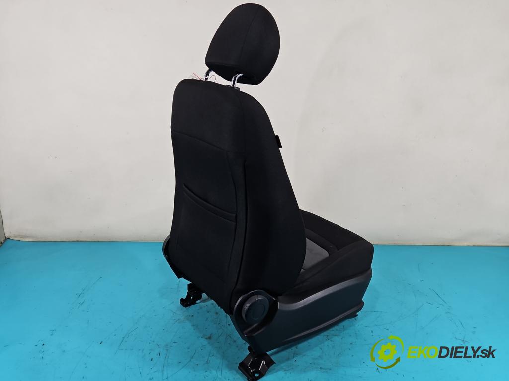 Kia Ceed II 2012-2018 1.6 CRDI 110 HP manual 81 kW 1582 cm3 5- Sedačka pravý  (Sedačky, sedadlá)