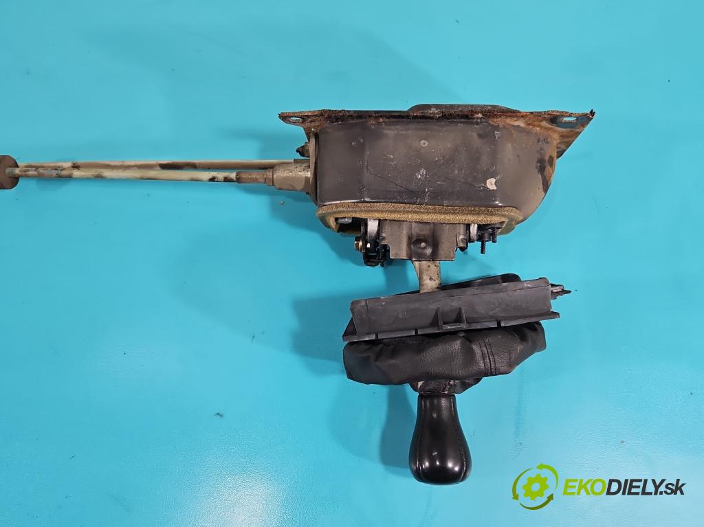 Vw Passat B3 1988-1993 1.8 90 HP manual 66 kW 1781 cm3 5- Páka: Změny: stupeň,rýchlosť  (Rýchlostná páka (kulisa))