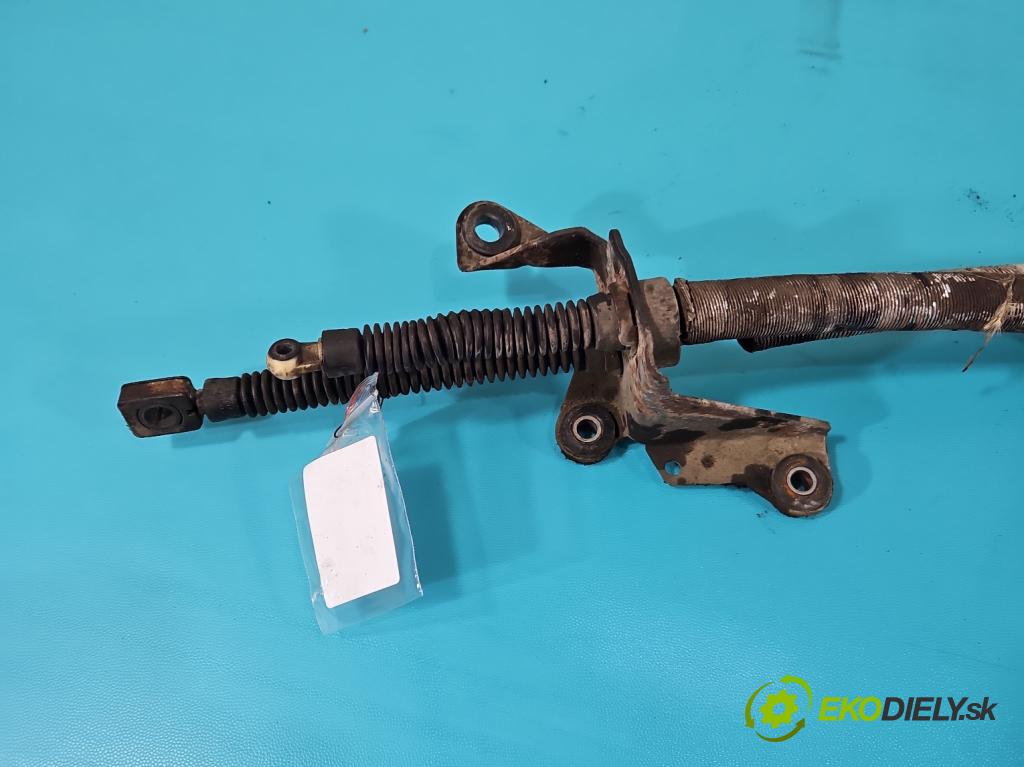 Vw Passat B3 1988-1993 1.8 90 HP manual 66 kW 1781 cm3 5- Páka: Změny: stupeň,rýchlosť  (Rýchlostná páka (kulisa))