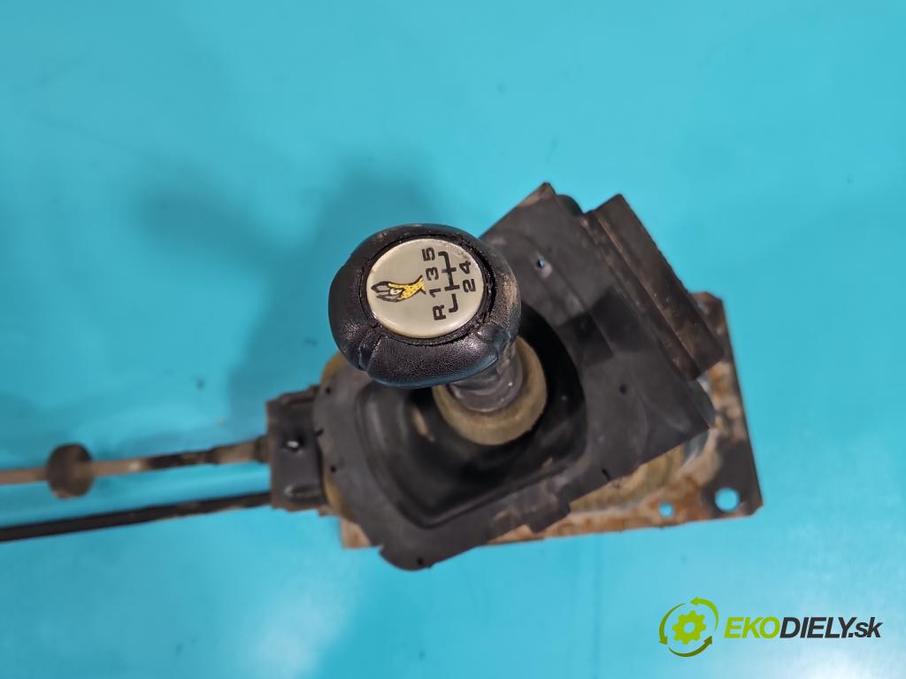 Vw Passat B3 1988-1993 1.9 td 75 HP manual 55 kW 1896 cm3 5- Páka: Změny: stupeň,rýchlosť  (Rýchlostná páka (kulisa))