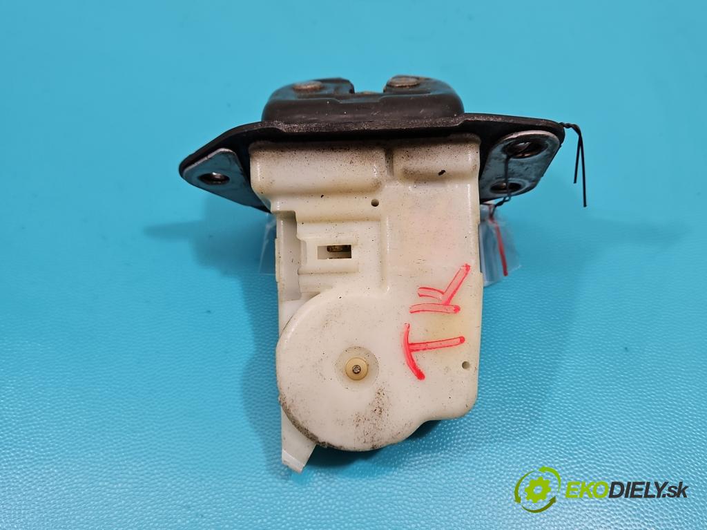 Nissan Note I 2006-2012 1.4 16V 88 hp manual 65 kW 1386 cm3 5- zámek kufrových dveří zadní