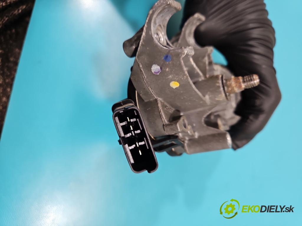 Nissan Note I 2006-2012 1.4 16V 88 hp manual 65 kW 1386 cm3 5- motor stěračů přední
