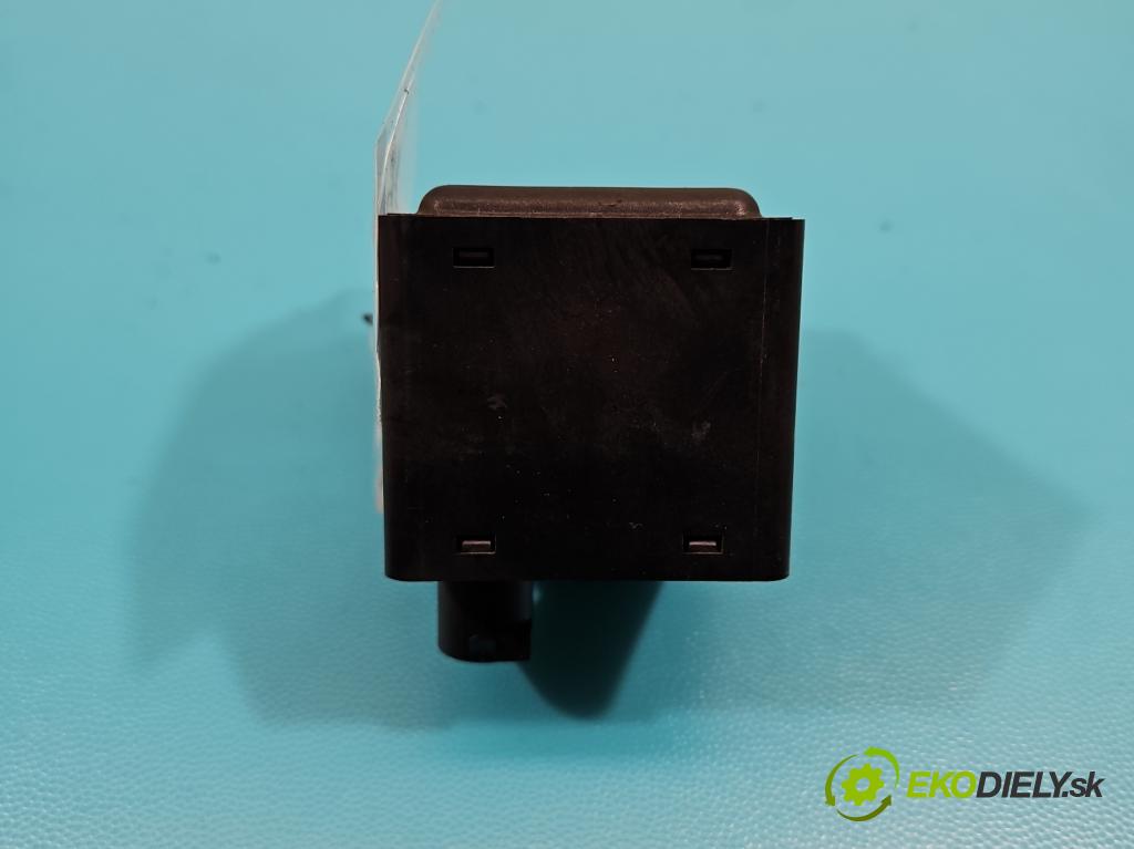 Renault Scenic II 2003-2009 1.6 16v 113 HP manual 83 kW 1598 cm3 5- Blokáda: řízení: 8200033233 (Ostatné)