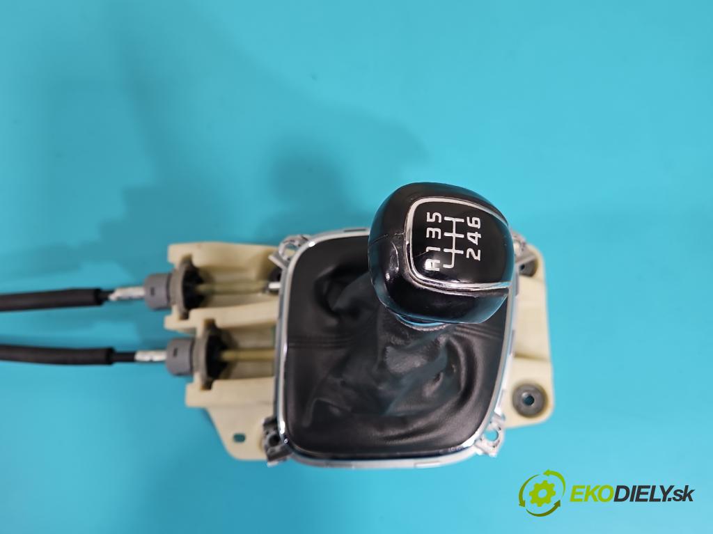 Kia Ceed II 2012-2018 1.6 CRDI 110 HP manual 81 kW 1582 cm3 5- Páka: Změny: stupeň,rýchlosť 43700-A2300 (Rýchlostná páka (kulisa))