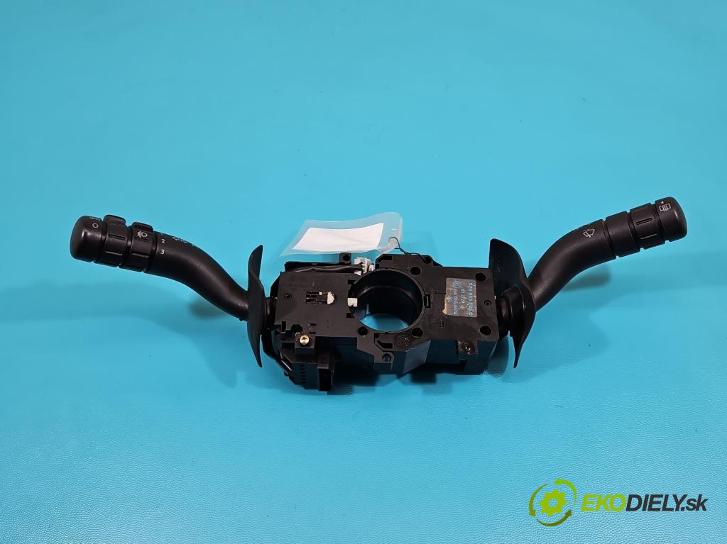 Vw Fox 1.2 54 HP manual 40 kW 1198 cm3 3- prepínač komplex: 5Z0953513A (Prepínacie páčky pod volantom)