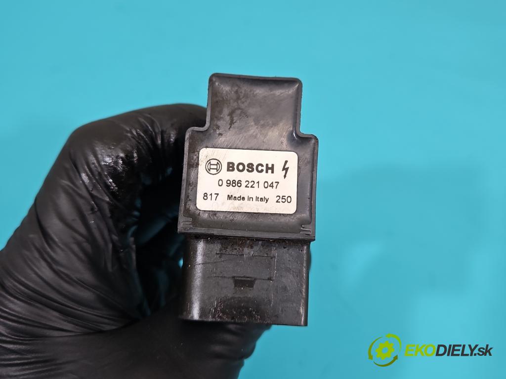 Vw Fox 1.2 54 HP manual 40 kW 1198 cm3 3- cievka zapaľovacia 0040102059 (Zapaľovacie cievky, moduly)