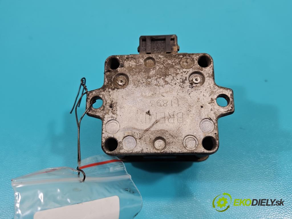 Vw Passat B4 1993-1997 1.8 JEDEN: 90 HP manual 66 kW 1781 cm3 5- cievka zapaľovacia  (Zapaľovacie cievky, moduly)