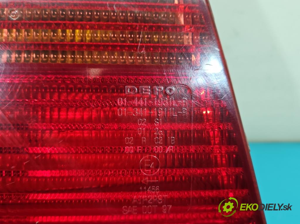 Vw Bora 1.9 TDI 90 HP manual 66 kW 1896 cm3 4- svetlo / reflektor zadné ľavé  (Kľučka dverí ostatné)