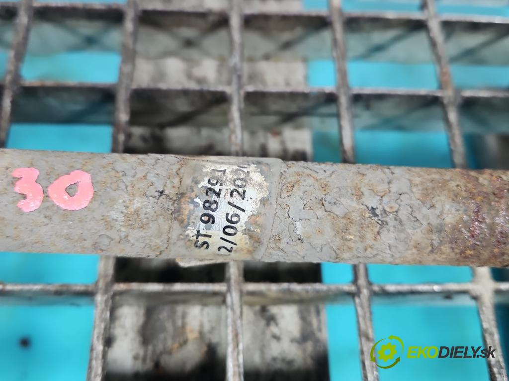 Nissan Note I 2006-2012 1.4 16V 88 HP manual 65 kW 1386 cm3 5- poloos predné ľavé