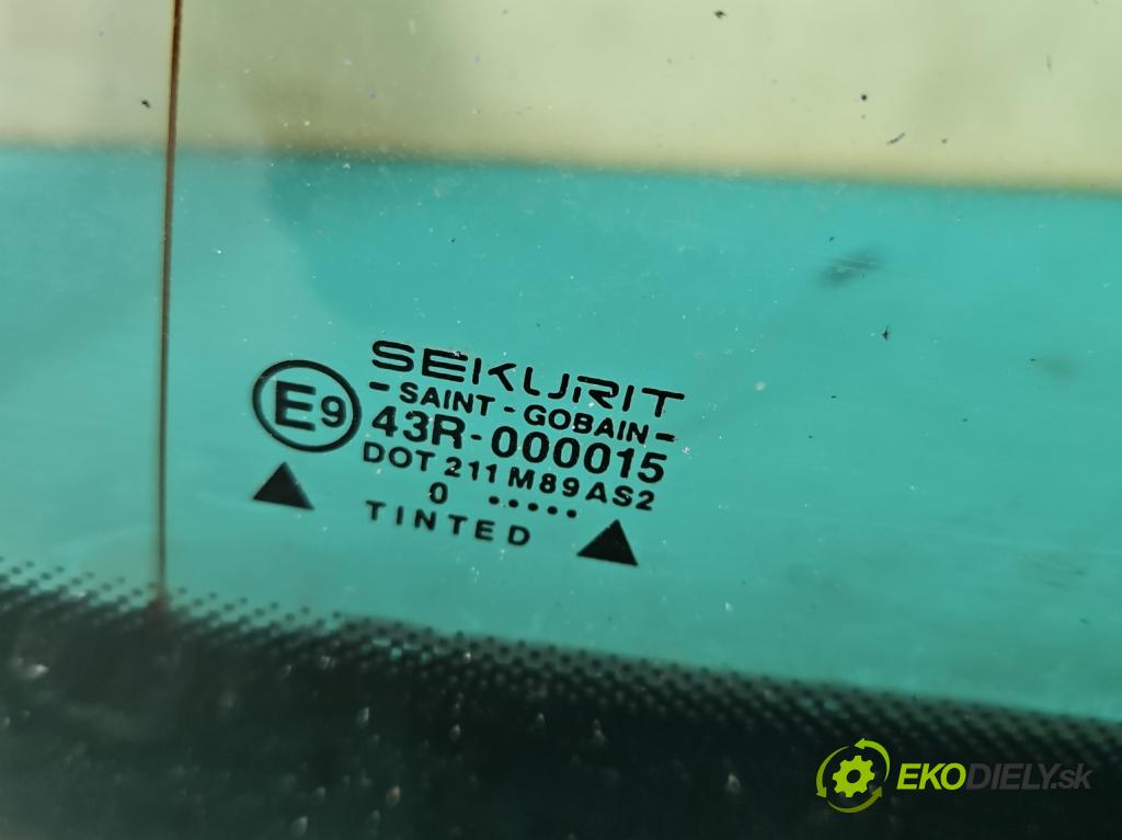 Seat Cordoba I 1993-2002 1.9 SDI 64 hp manual 47 kW 1896 cm3 4- sklo zadní  (Okna zadní)