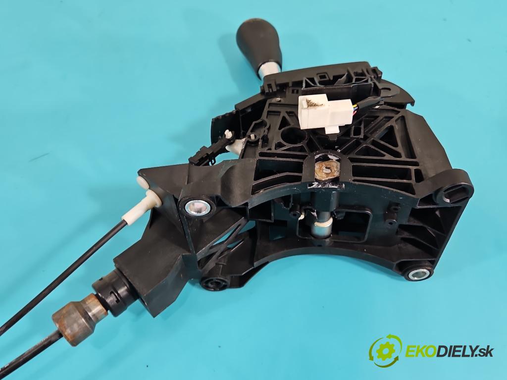 Mazda CX-9 2006-2015 3.7 V6 273KM: automatic 201 kW 3726 cm3 5- Páka: Změny: stupeň,rýchlosť  (Rýchlostná páka (kulisa))