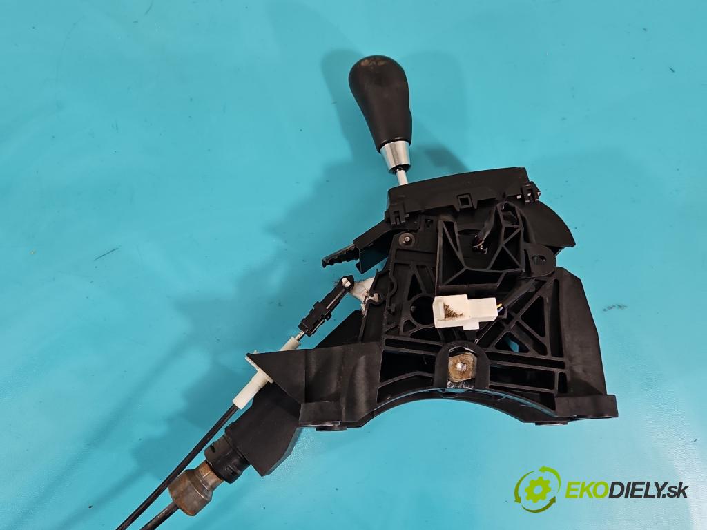 Mazda CX-9 2006-2015 3.7 V6 273KM: automatic 201 kW 3726 cm3 5- Páka: Změny: stupeň,rýchlosť  (Rýchlostná páka (kulisa))