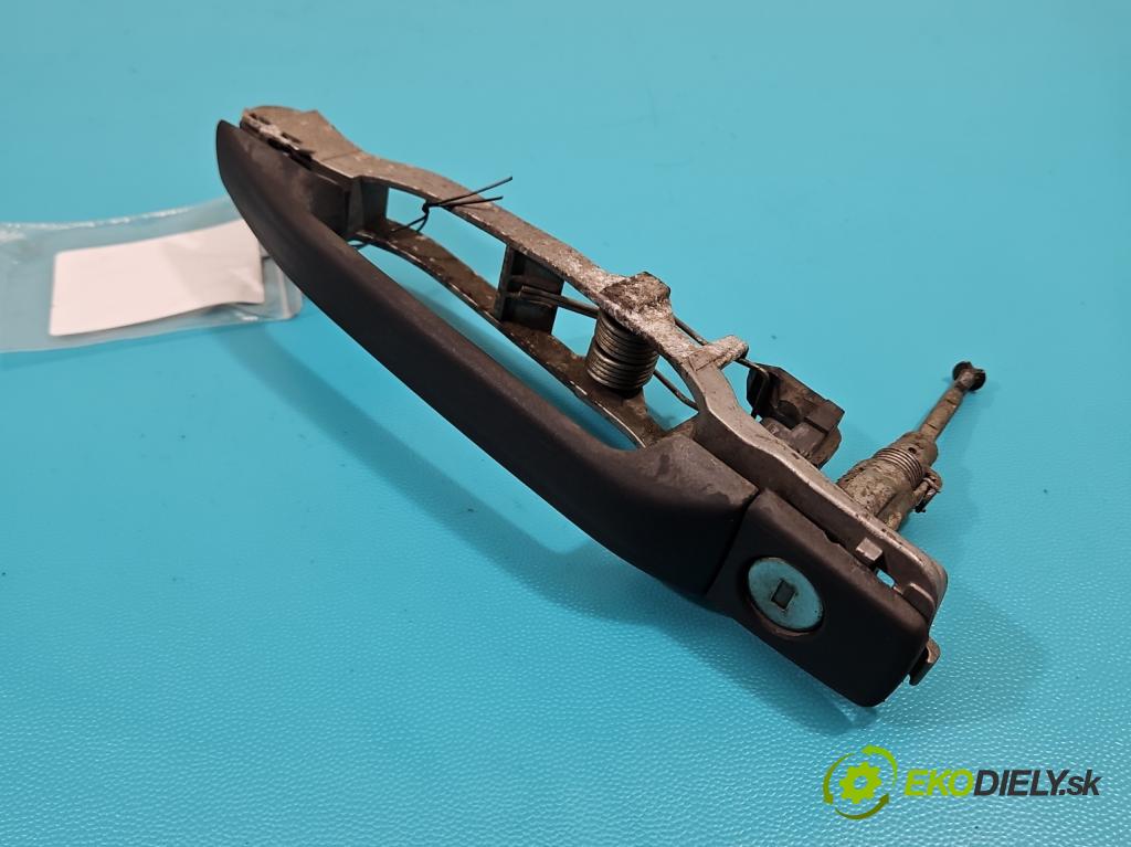 Mercedes 190 201 2.0 injekcia: mechanický 118 HP automatic 87 kW 1977 cm3 4- rukoväť predné ľavé mimo:  (Vonkajšie predné ľavé)