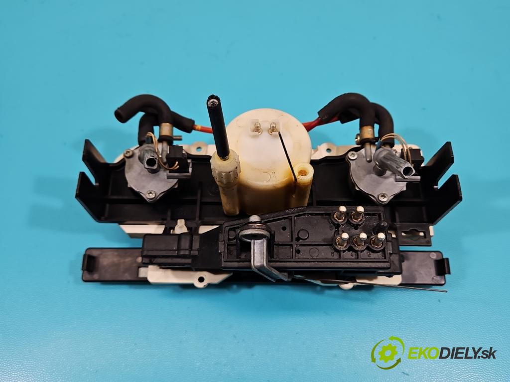Mercedes 190 201 2.0 injekcia: mechanický 118 HP automatic 87 kW 1977 cm3 4- panel kúrenia