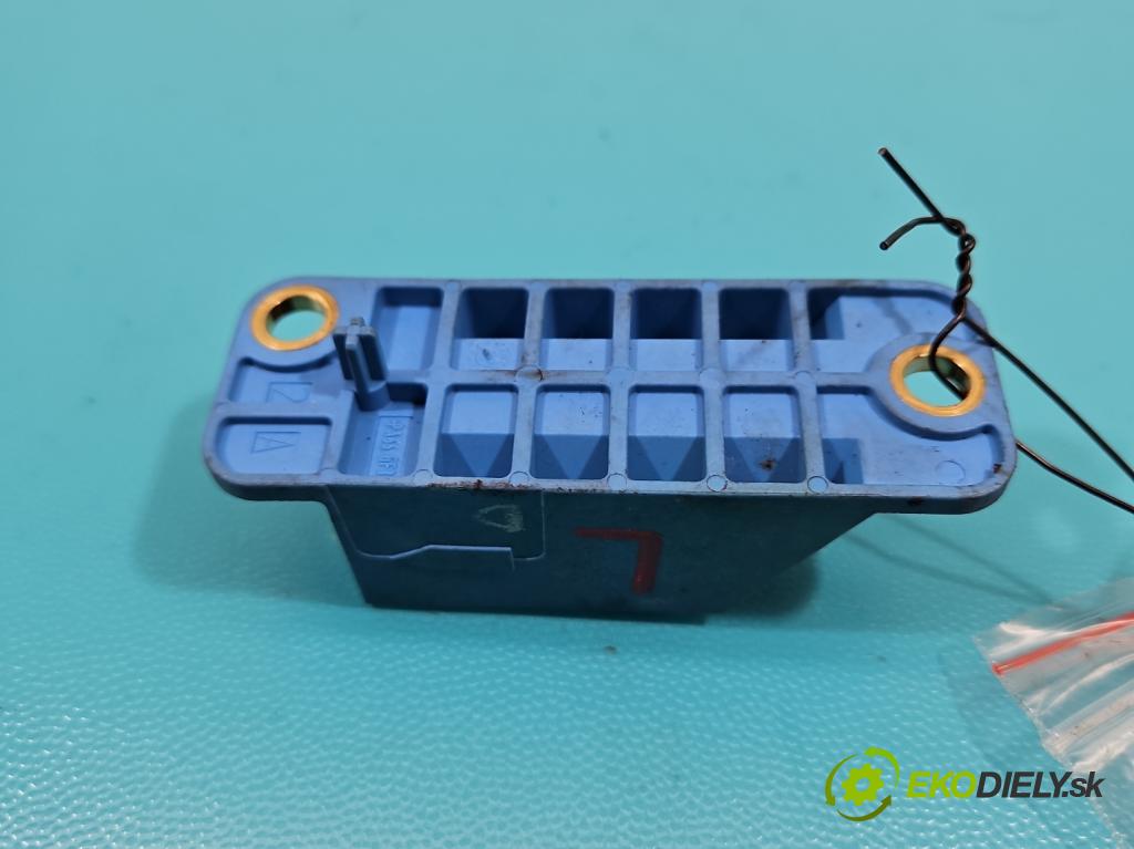 Vw Polo IV 9N 2001-2009 1.4 TDI 75 HP manual 55 kW 1422 cm3 3- snímač šokovat: 6Q0909606D (Snímače nárazu)