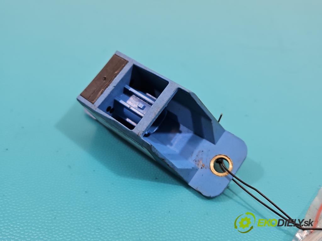 Vw Polo IV 9N 2001-2009 1.4 TDI 75 HP manual 55 kW 1422 cm3 3- snímač šokovat: 6Q0909606D (Snímače nárazu)