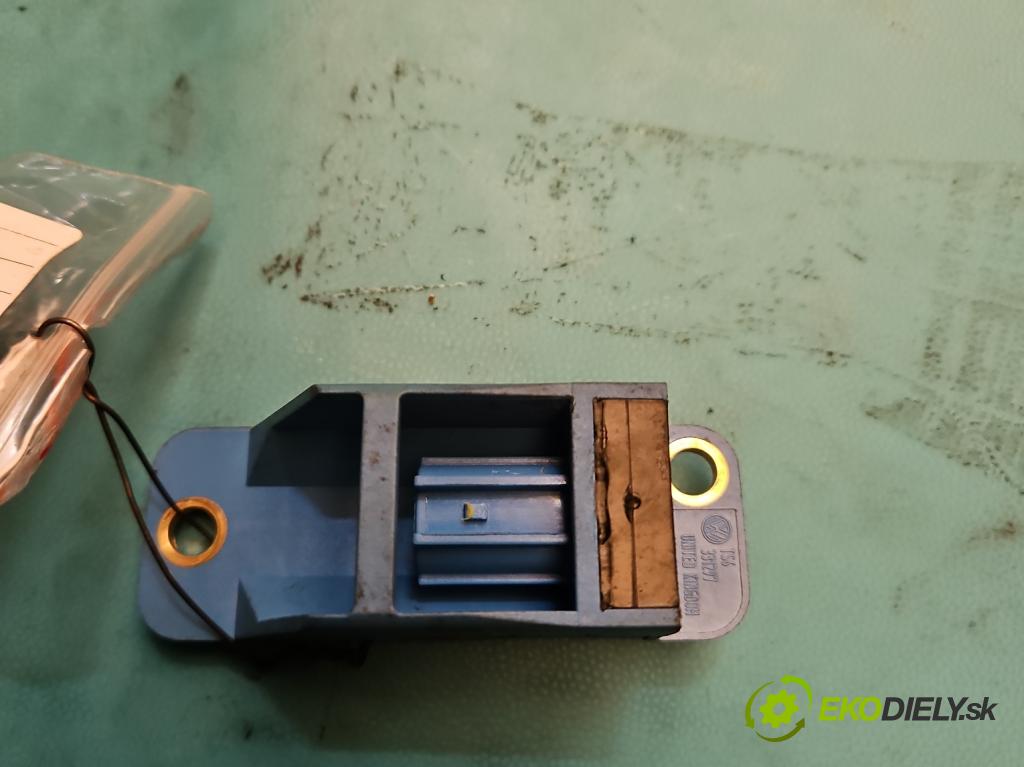 Vw Polo IV 9N 2001-2009 1.4 TDI 75 HP manual 55 kW 1422 cm3 3- snímač šokovat: 6Q0909606D (Snímače nárazu)