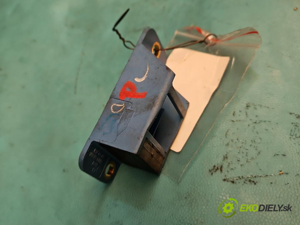 Vw Polo IV 9N 2001-2009 1.4 TDI 75 HP manual 55 kW 1422 cm3 3- snímač šokovat: 6Q0909606D (Snímače nárazu)