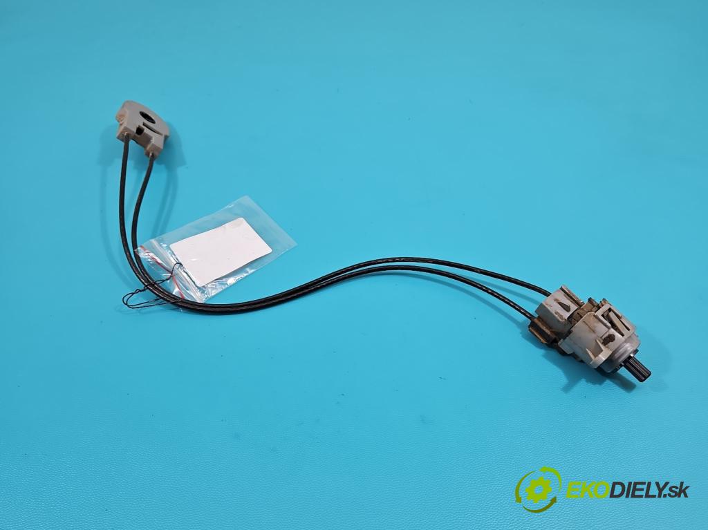 Ford Transit connect 1.8 TDCI 90 HP manual 66 kW 1753 cm3 5- panel kúrenia 2M51-11503-AA