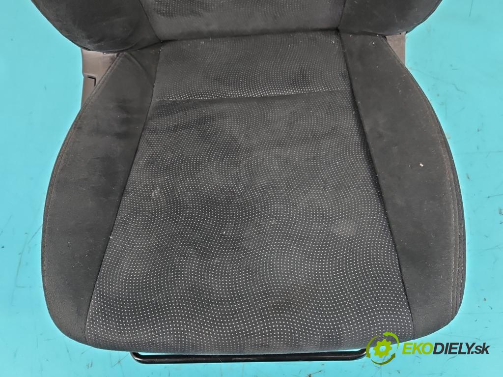 Subaru Impreza III GH 2007-2012 1.5 boxer 107 HP manual 79 kW 1498 cm3 5- Sedačka pravý  (Sedačky, sedadlá)