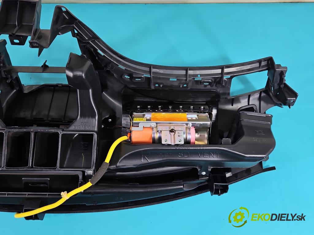 Subaru Impreza III GH 2007-2012 1.5 boxer 107 HP manual 79 kW 1498 cm3 5- kokpit,pristrojová doska rozdeľovacia