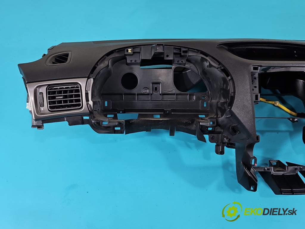 Subaru Impreza III GH 2007-2012 1.5 boxer 107 HP manual 79 kW 1498 cm3 5- kokpit,pristrojová doska rozdeľovacia