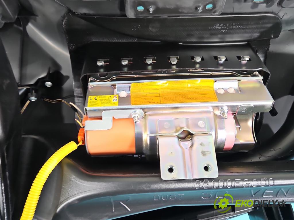 Subaru Impreza III GH 2007-2012 1.5 boxer 107 HP manual 79 kW 1498 cm3 5- kokpit,pristrojová doska rozdeľovacia