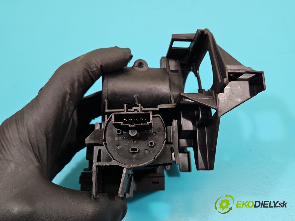 Opel Corsa C 2000-2006 1.0 12V 58 HP manual 43 kW 973 cm3 5- Spínačka  (Spínacie skrinky a kľúče)