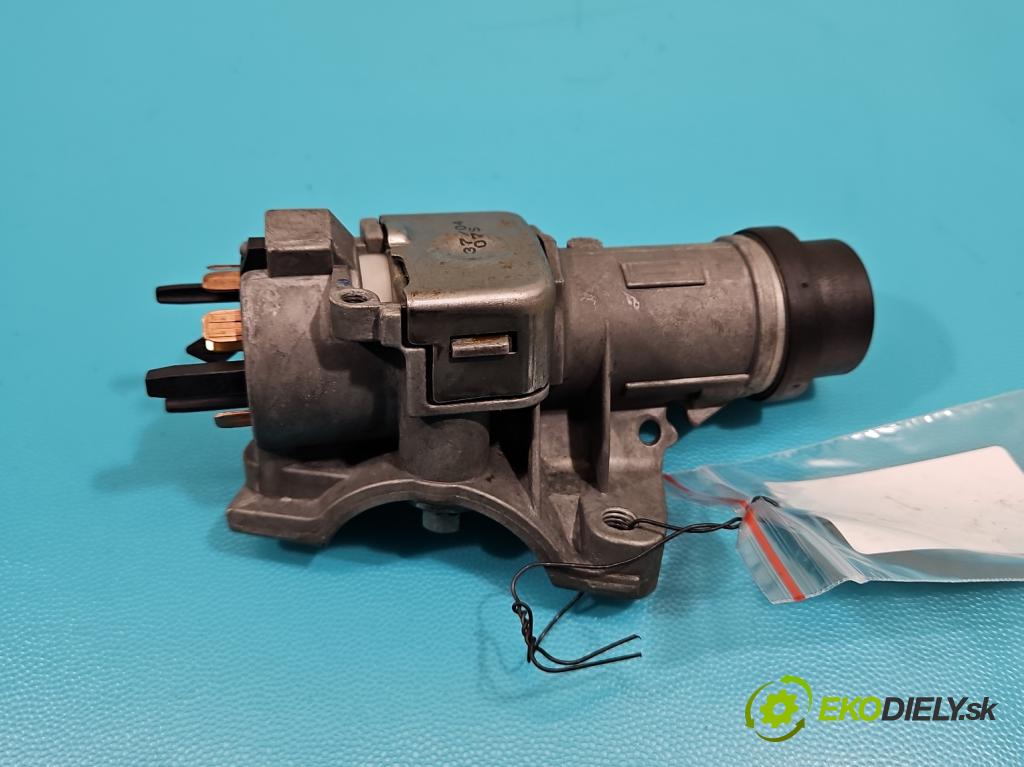 Audi A4 B6 2000-2004 1.9 TDI (AVF) 131 HP manual 96 kW 1896 cm3 4- Spínačka  (Spínacie skrinky a kľúče)