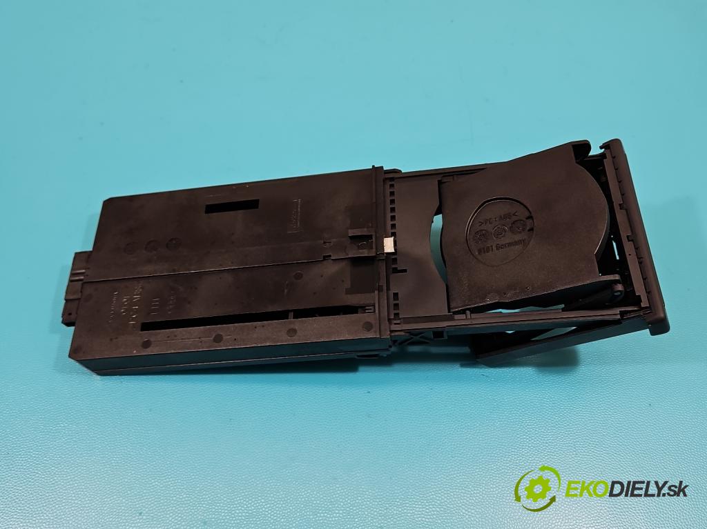 Audi A4 B6 2000-2004 1.9 TDI (AVF) 131 HP manual 96 kW 1896 cm3 4- Rukojeť: na nápoje: 8E1862534J (Úchyty, držiaky na nápoje)