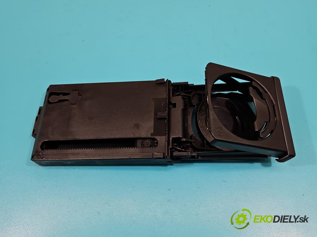 Audi A4 B6 2000-2004 1.9 TDI (AVF) 131 HP manual 96 kW 1896 cm3 4- Rukojeť: na nápoje: 8E1862534J (Úchyty, držiaky na nápoje)