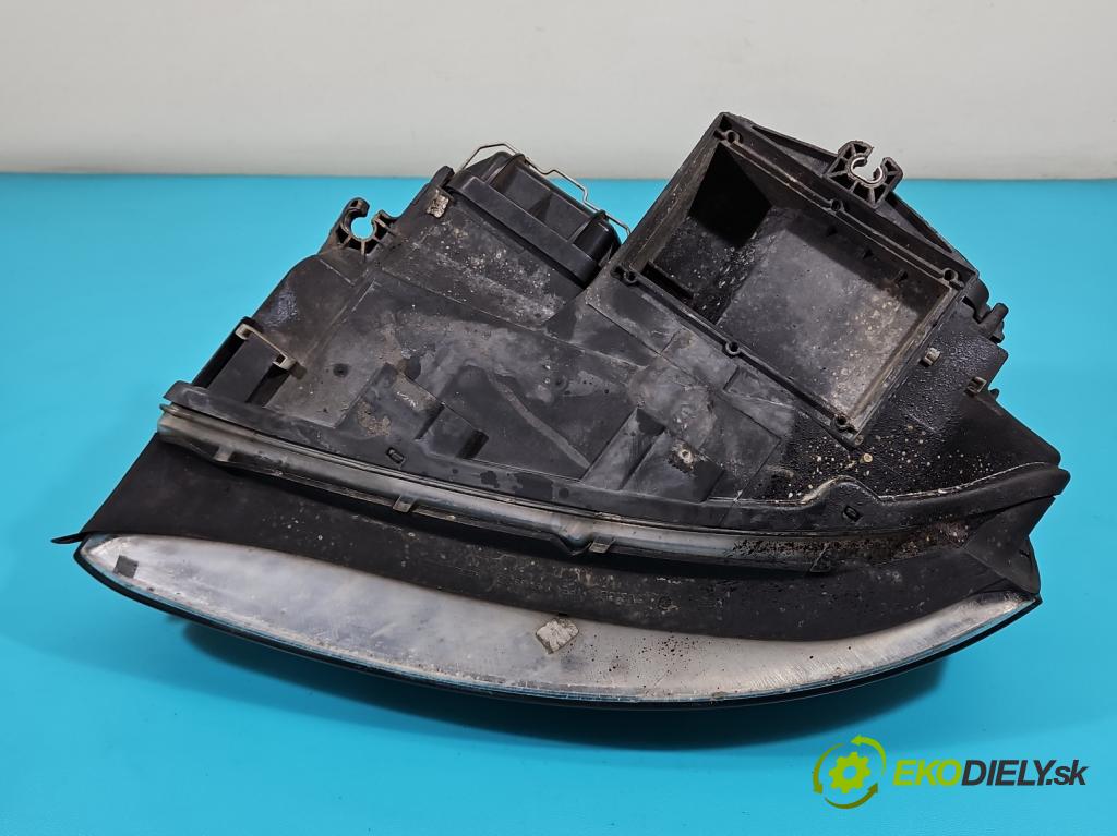 Audi A4 B6 2000-2004 1.9 TDI (AVF) 131 HP manual 96 kW 1896 cm3 4- Reflektor: pravý  (Pravé)