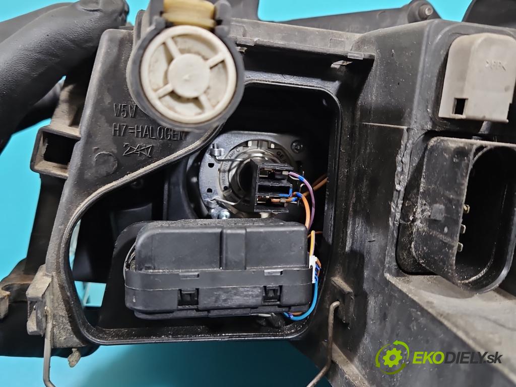 Audi A4 B6 2000-2004 1.9 TDI (AVF) 131 HP manual 96 kW 1896 cm3 4- Reflektor: pravý  (Pravé)