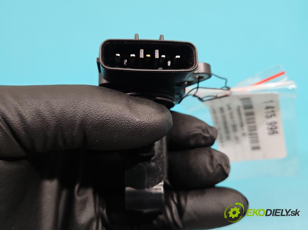 Toyota Yaris II 2005-2011 1.4 D4D 90 HP manual 66 kW 1364 cm3 5- průtokoměr: 22204-33010 (Váhy vzduchu)