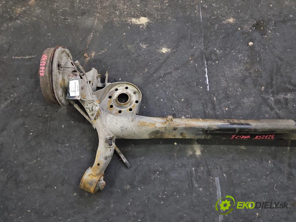 Toyota Yaris II 2005-2011 1.4 D4D 90 hp manual 66 kW 1364 cm3 5- zadní výztuha  (Výztuhy zadní)