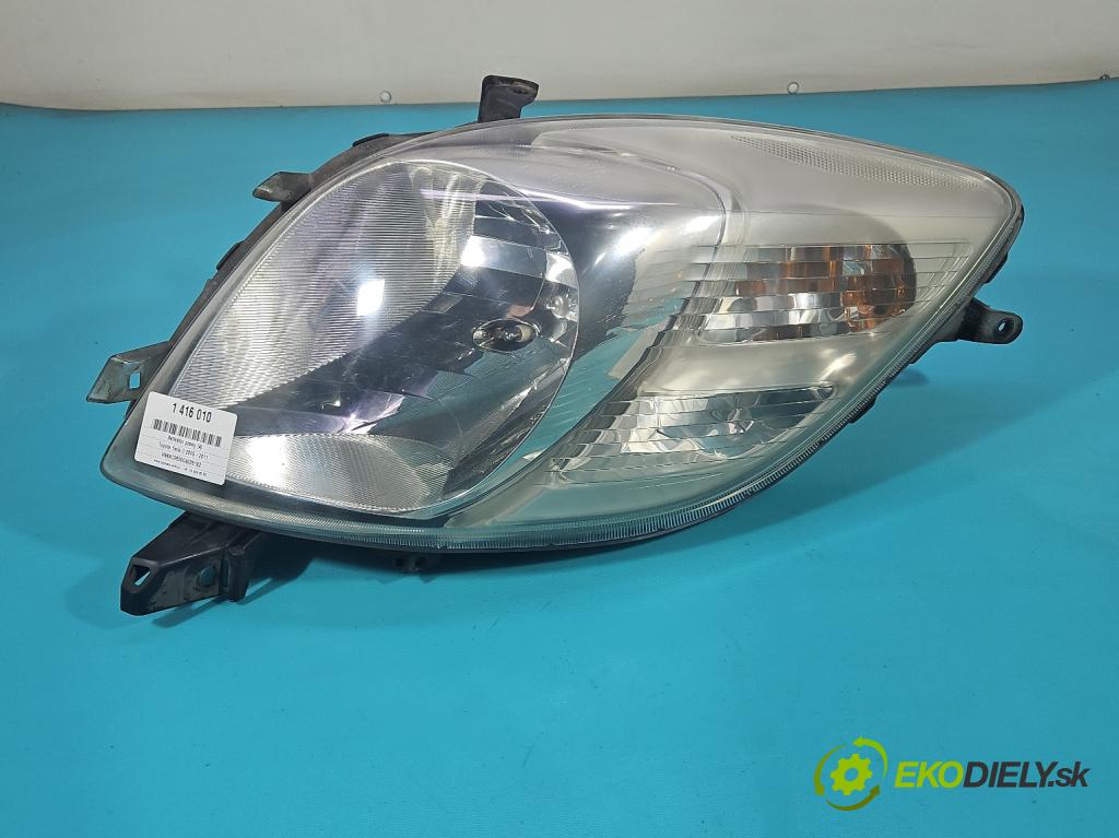 Toyota Yaris II 2005-2011 1.4 D4D 90 HP manual 66 kW 1364 cm3 5- Reflektor: pravý 89900736 (Pravé)