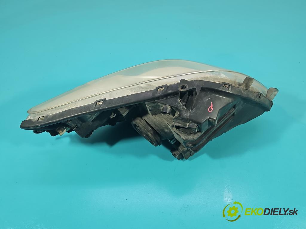 Toyota Yaris II 2005-2011 1.4 D4D 90 HP manual 66 kW 1364 cm3 5- Reflektor: pravý 89900736 (Pravé)