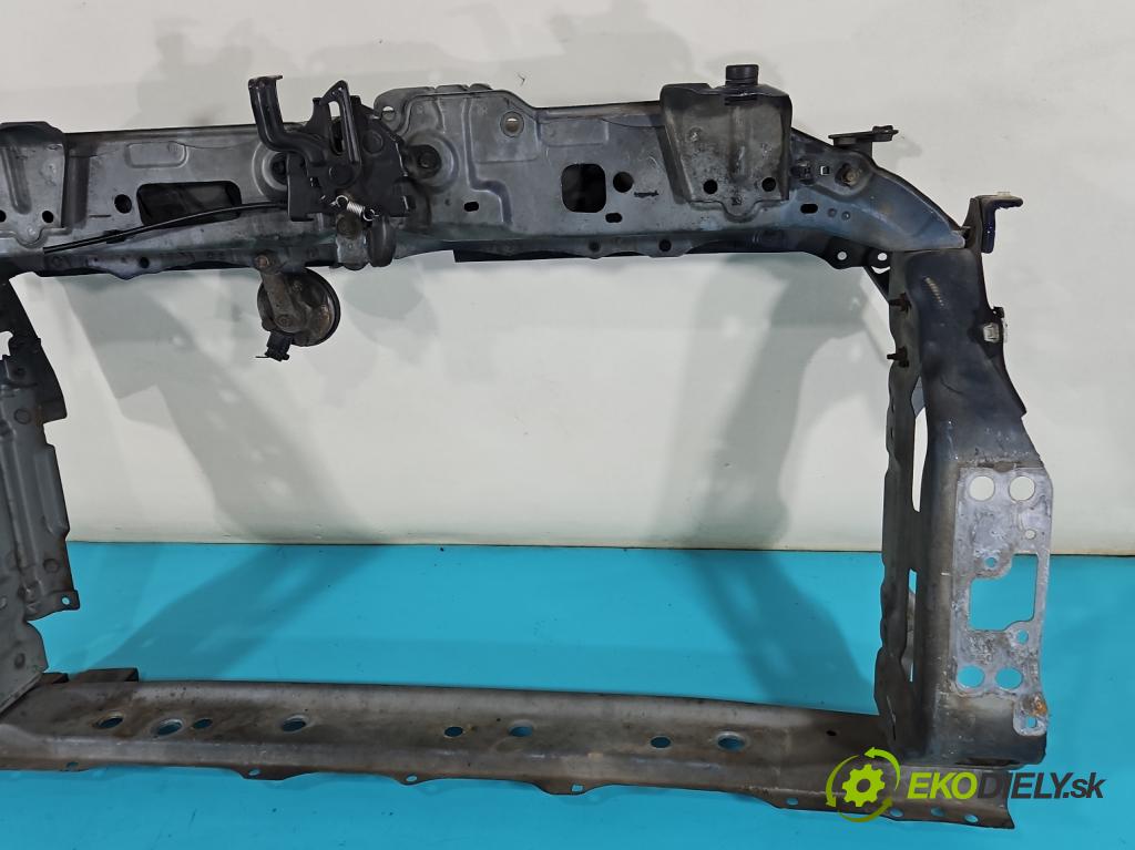 Toyota Yaris II 2005-2011 1.4 D4D 90 hp manual 66 kW 1364 cm3 5- stěna přední  (Výztuhy přední)