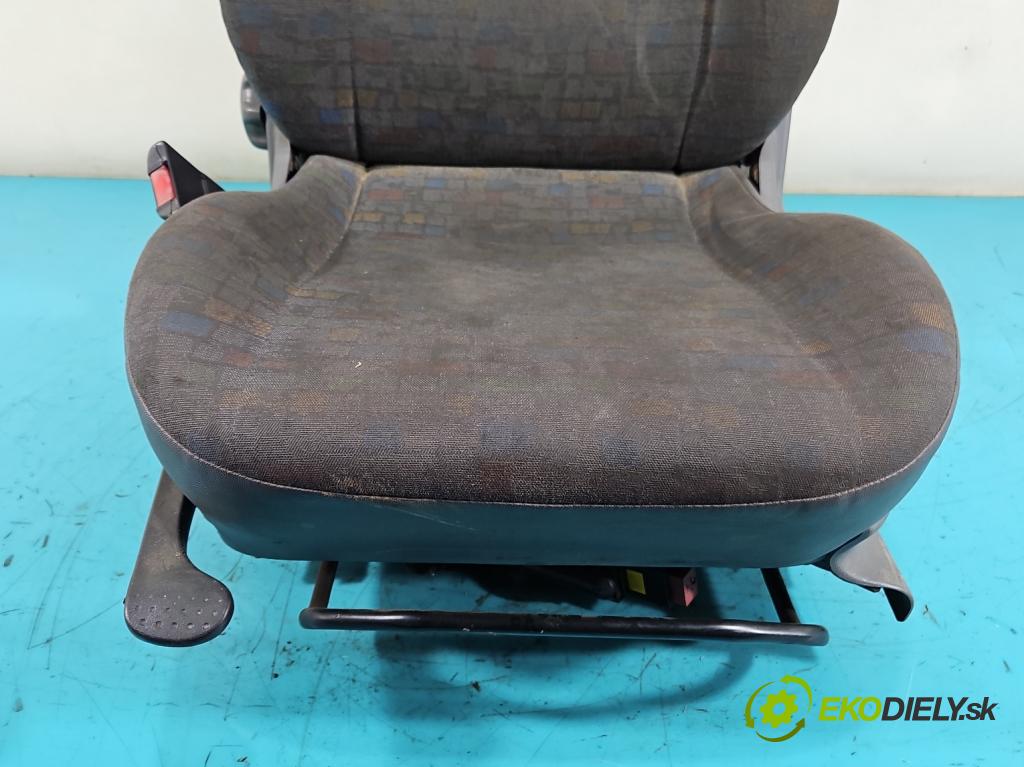 Opel Combo C 2001-2011 1.7 DTI 75 HP manual 55 kW 1686 cm3 4- Sedačka ľavý  (Sedačky, sedadlá)