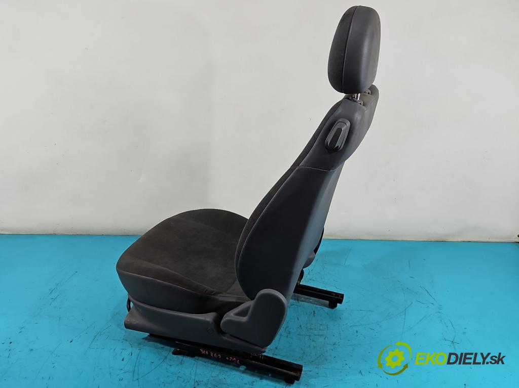 Opel Combo C 2001-2011 1.7 DTI 75 HP manual 55 kW 1686 cm3 4- Sedačka ľavý  (Sedačky, sedadlá)