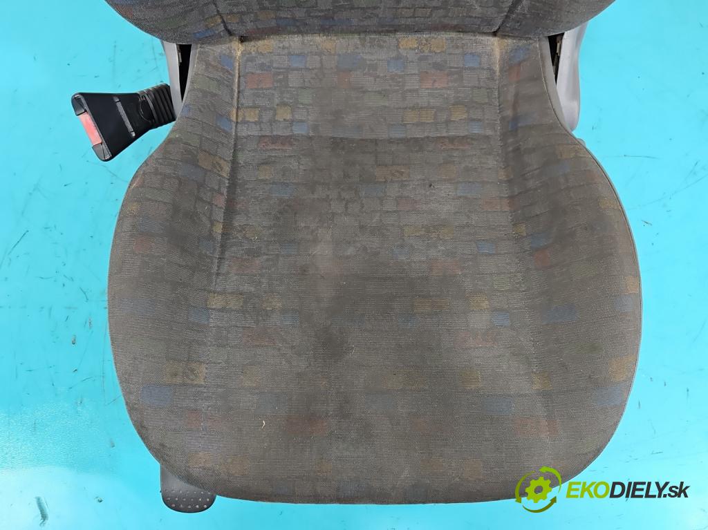 Opel Combo C 2001-2011 1.7 DTI 75 HP manual 55 kW 1686 cm3 4- Sedačka ľavý  (Sedačky, sedadlá)