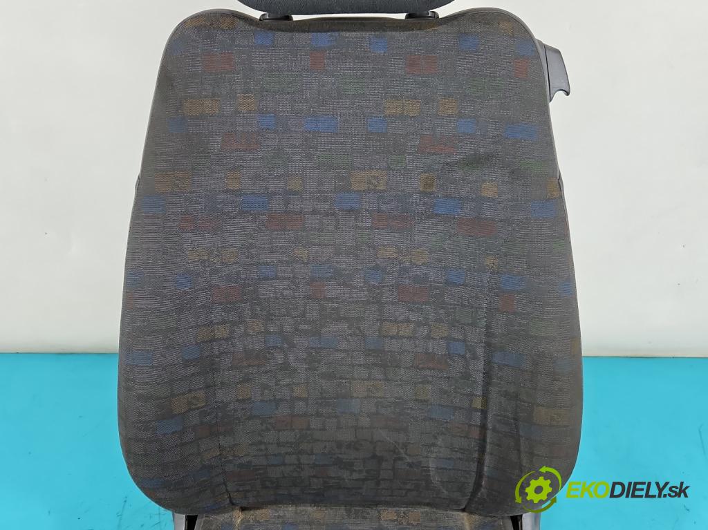 Opel Combo C 2001-2011 1.7 DTI 75 HP manual 55 kW 1686 cm3 4- Sedačka ľavý  (Sedačky, sedadlá)