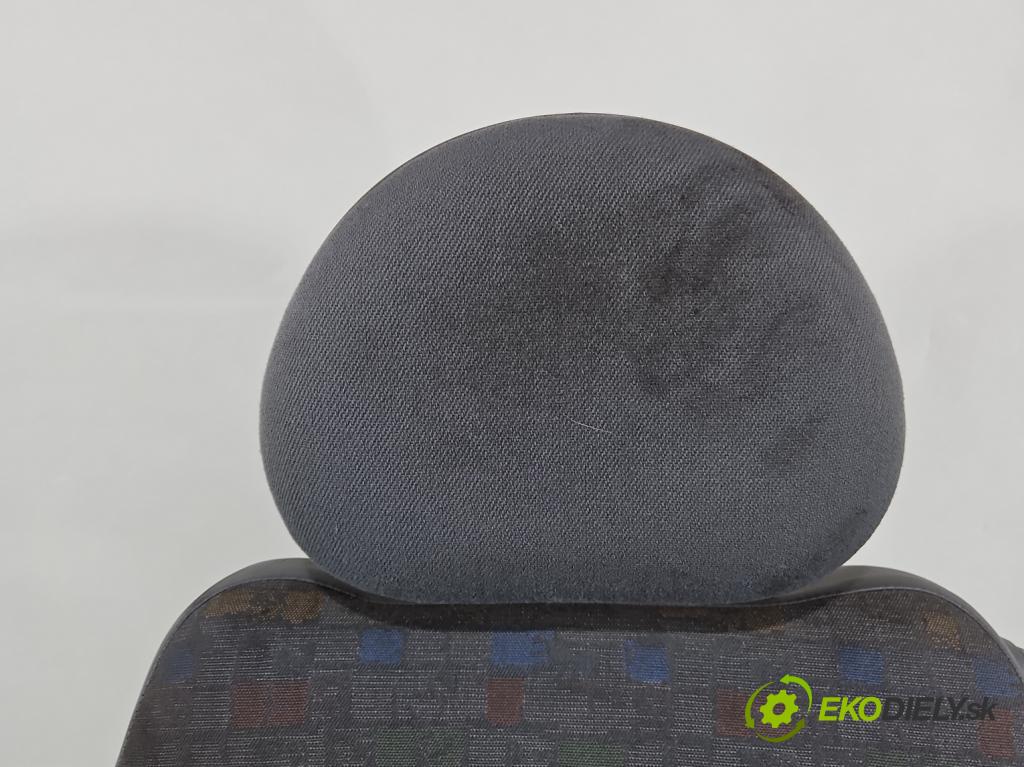 Opel Combo C 2001-2011 1.7 DTI 75 HP manual 55 kW 1686 cm3 4- Sedačka ľavý  (Sedačky, sedadlá)