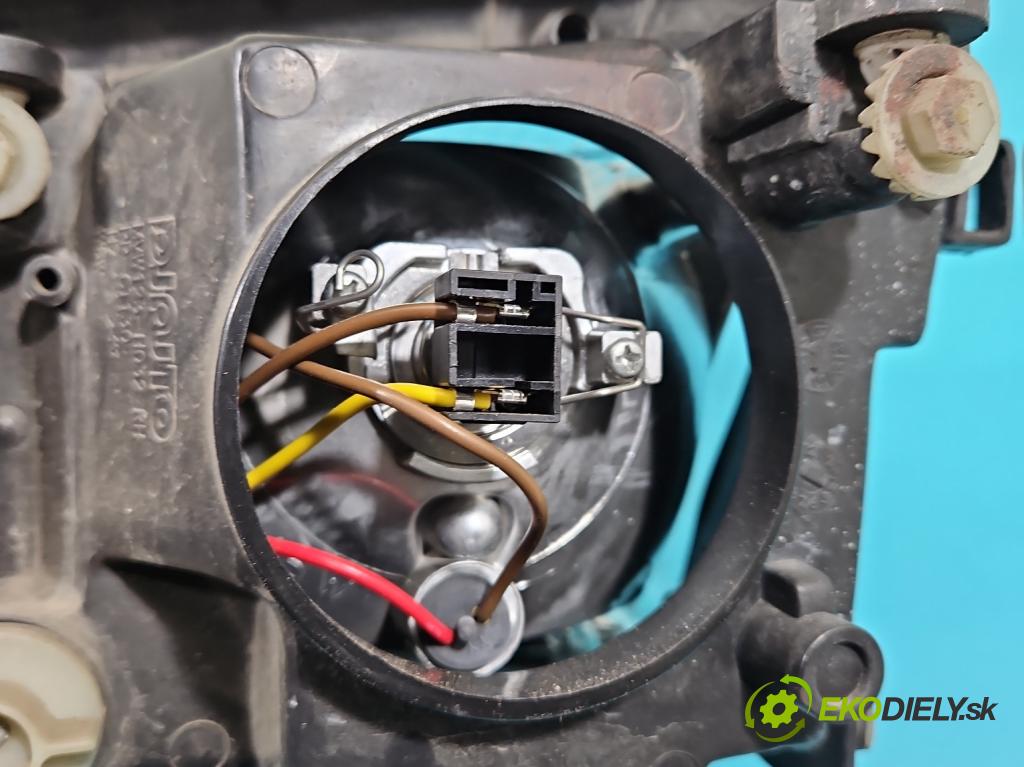 Vw Passat B5 1995-2005 1.9 TDI 110 HP manual 81 kW 1896 cm3 5- Reflektor: pravý  (Pravé)