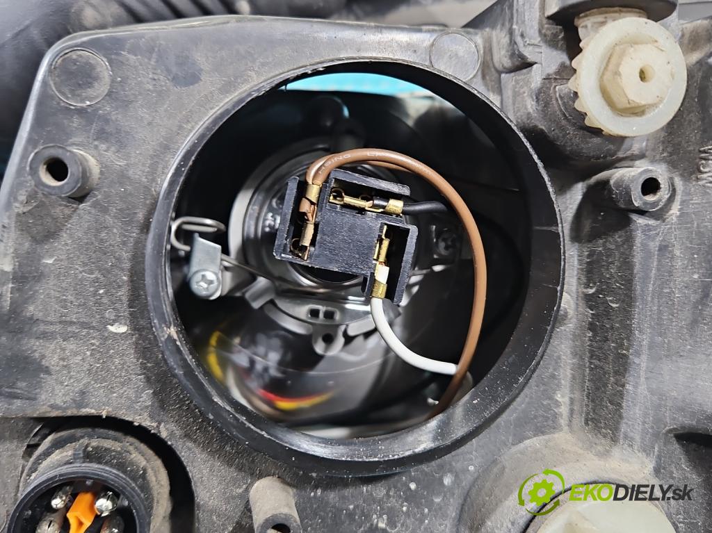 Vw Passat B5 1995-2005 1.9 TDI 110 HP manual 81 kW 1896 cm3 5- Reflektor: pravý  (Pravé)